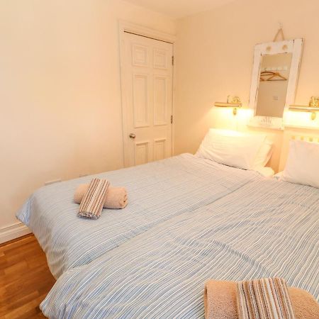 Surf Song Apartment เพนแซนซ์ ภายนอก รูปภาพ